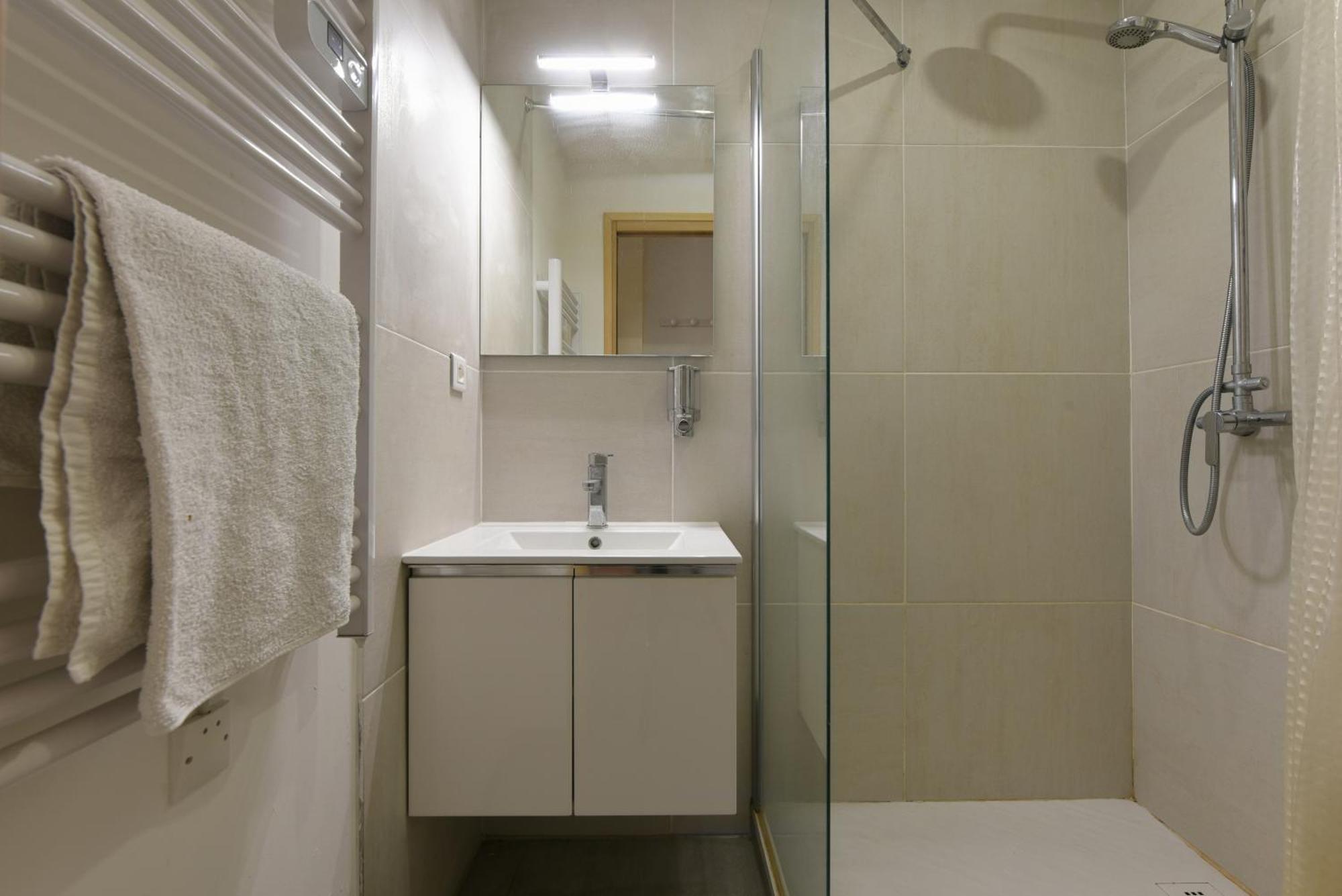La Fare-les-Oliviers Provencal Studio Netflix Appart-Hotel-Provence מראה חיצוני תמונה