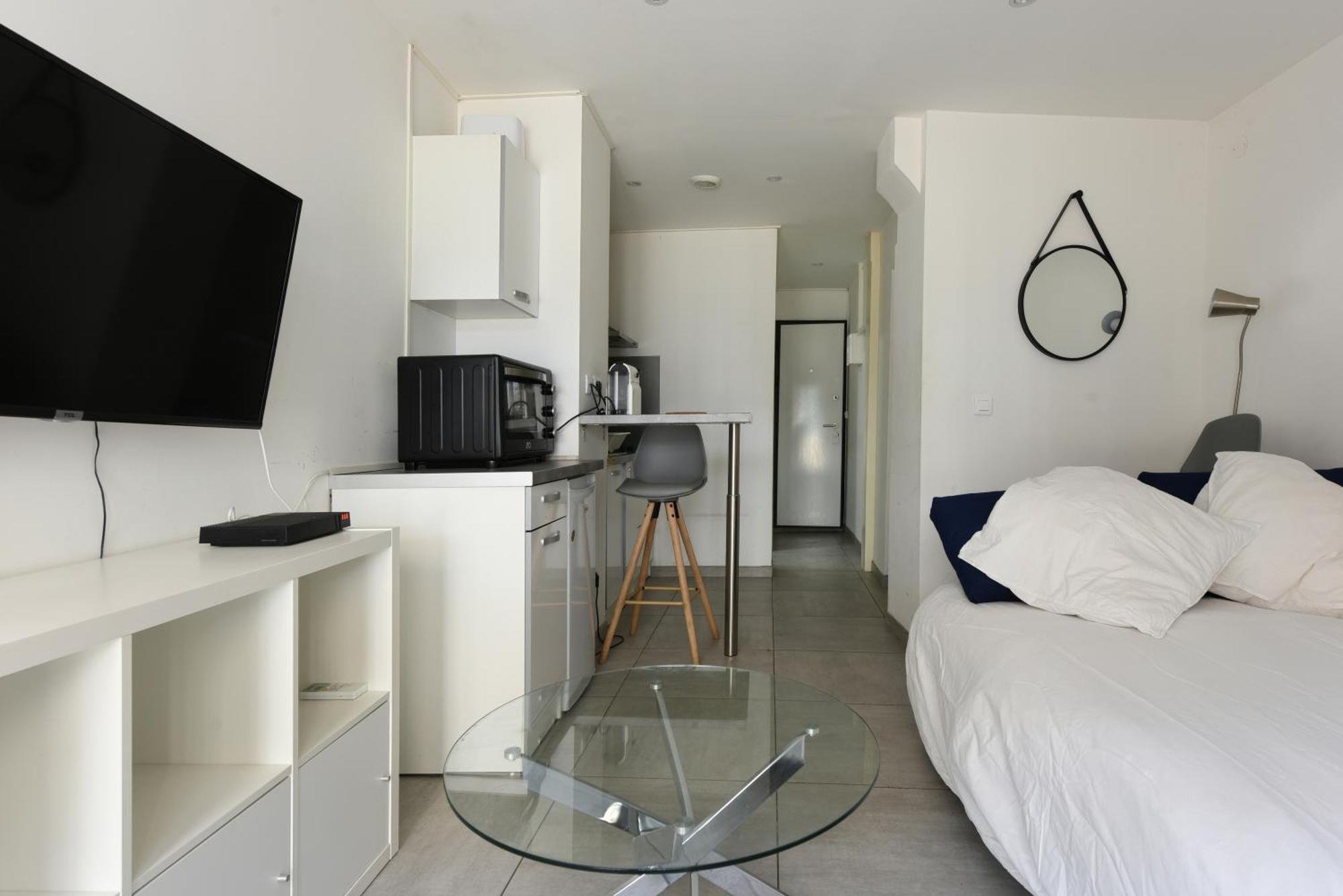 La Fare-les-Oliviers Provencal Studio Netflix Appart-Hotel-Provence מראה חיצוני תמונה